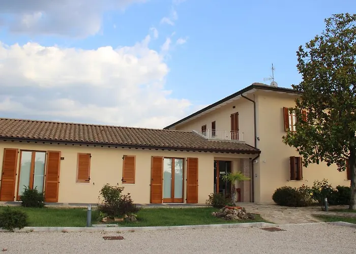 Valle Di Francesco Nyaraló *